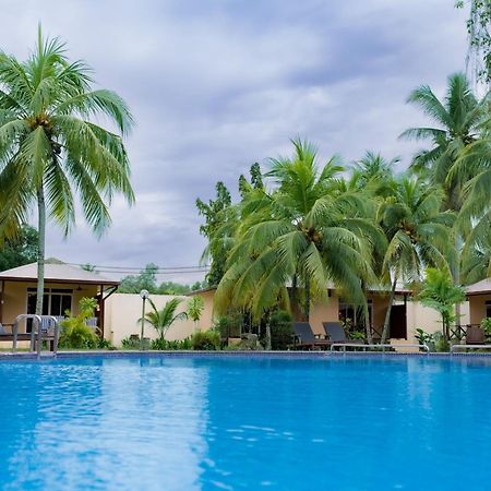 Langkah Syabas Beach Resort Kinarut Exterior photo